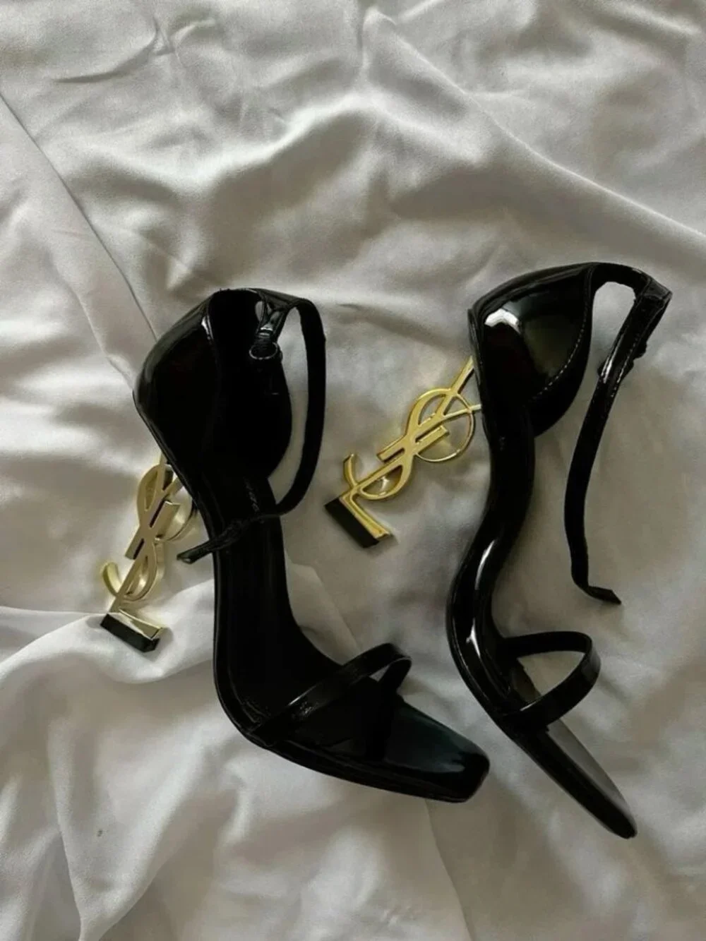 Saint Laurent Black Patent Leather Sandals with Gold Logo - Picture 4 of 4